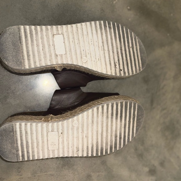 Sandals - Picture 4 of 4